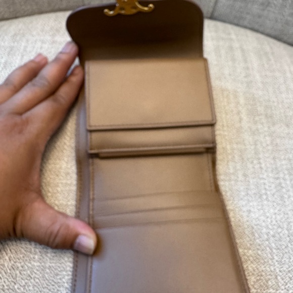 Celine SMALL FLAP WALLET TRIOMPHE IN SHINY CALFSKIN - Picture 3 of 7